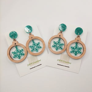 SNOWFLAKE BAUBLE DROP - 2 COLOURS AVAILABLE